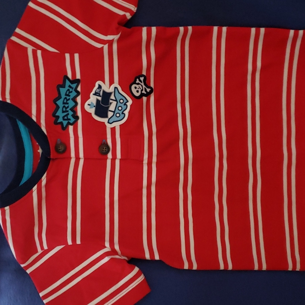 Size 5/6 boys cotton Henley and short set, red